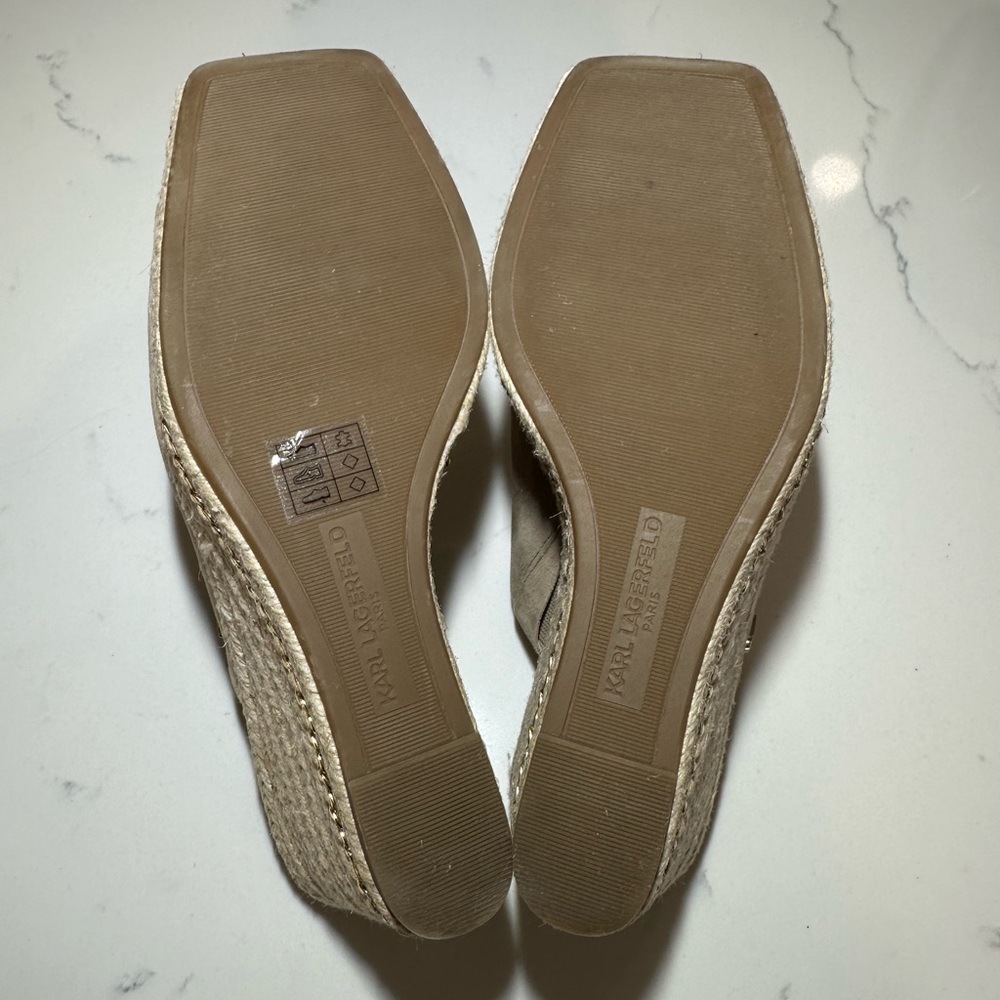Karl Lagerfeld | ‘Corissa’ Wedge Sandal - Picture 9 of 10